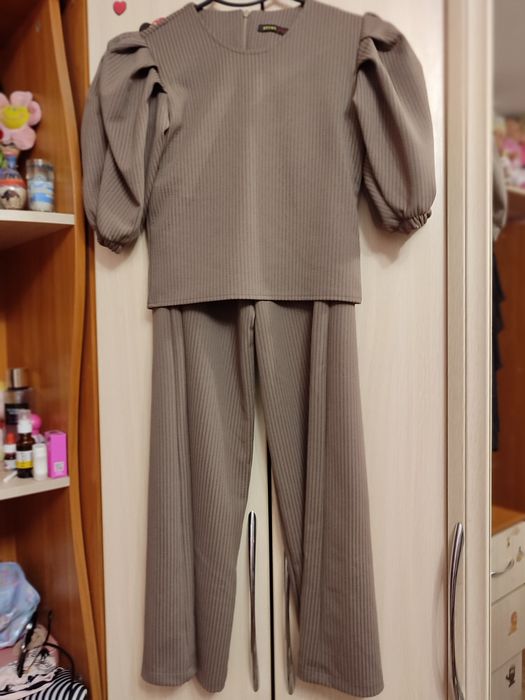 Продам костюм на девочку.