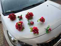 Dekoracja samochodu ozdoby na auto do ślubu róże ciemny róż fuksja