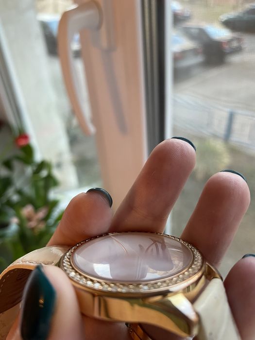 Наручные женские часы Guess