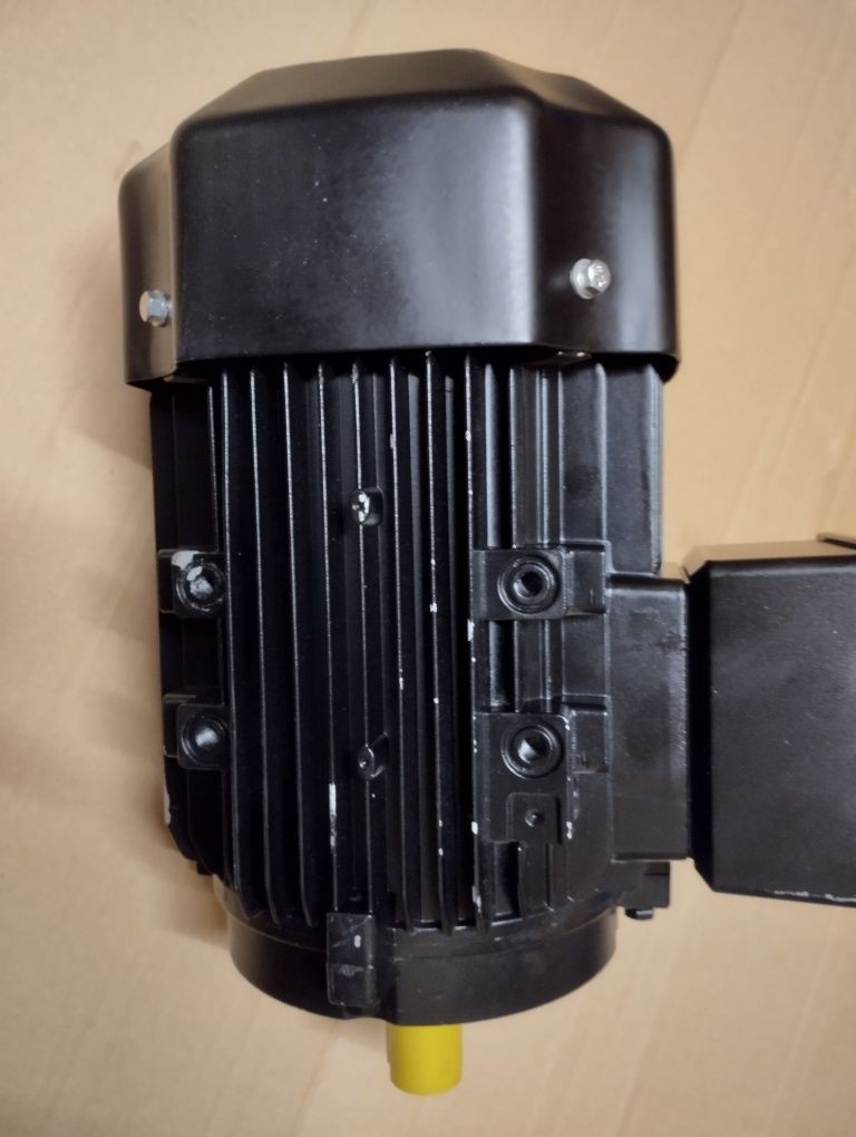 Silnik elektryczny trójfazowy 1.1 kw Moll motor