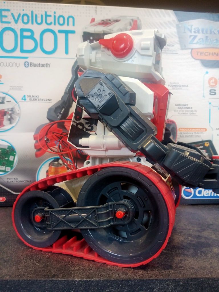 Evolution Robot interaktywny na aplikację