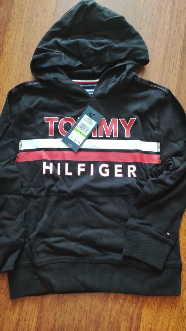 Кофта  Tommy Hilfiger оригинал. 4-7 лет