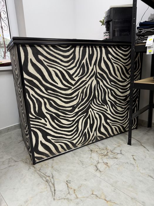 Стійка рецепшен