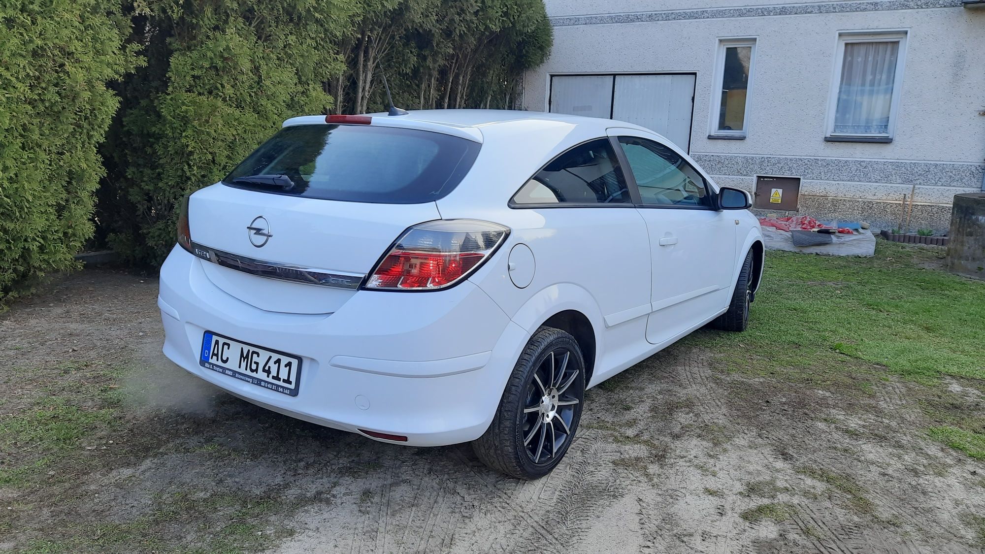 Opel Astra GTC 1.4 B świeżo z Niemiec