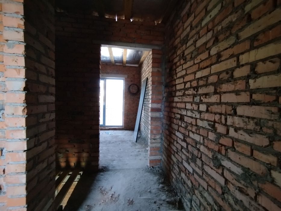 Продаж 2 поверхового таунхауса