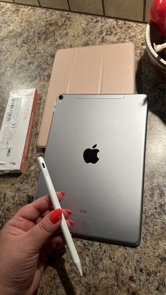 Tablet iPad Apple PRO - WiFi + karta SIM - Touch ID - PROCREATE