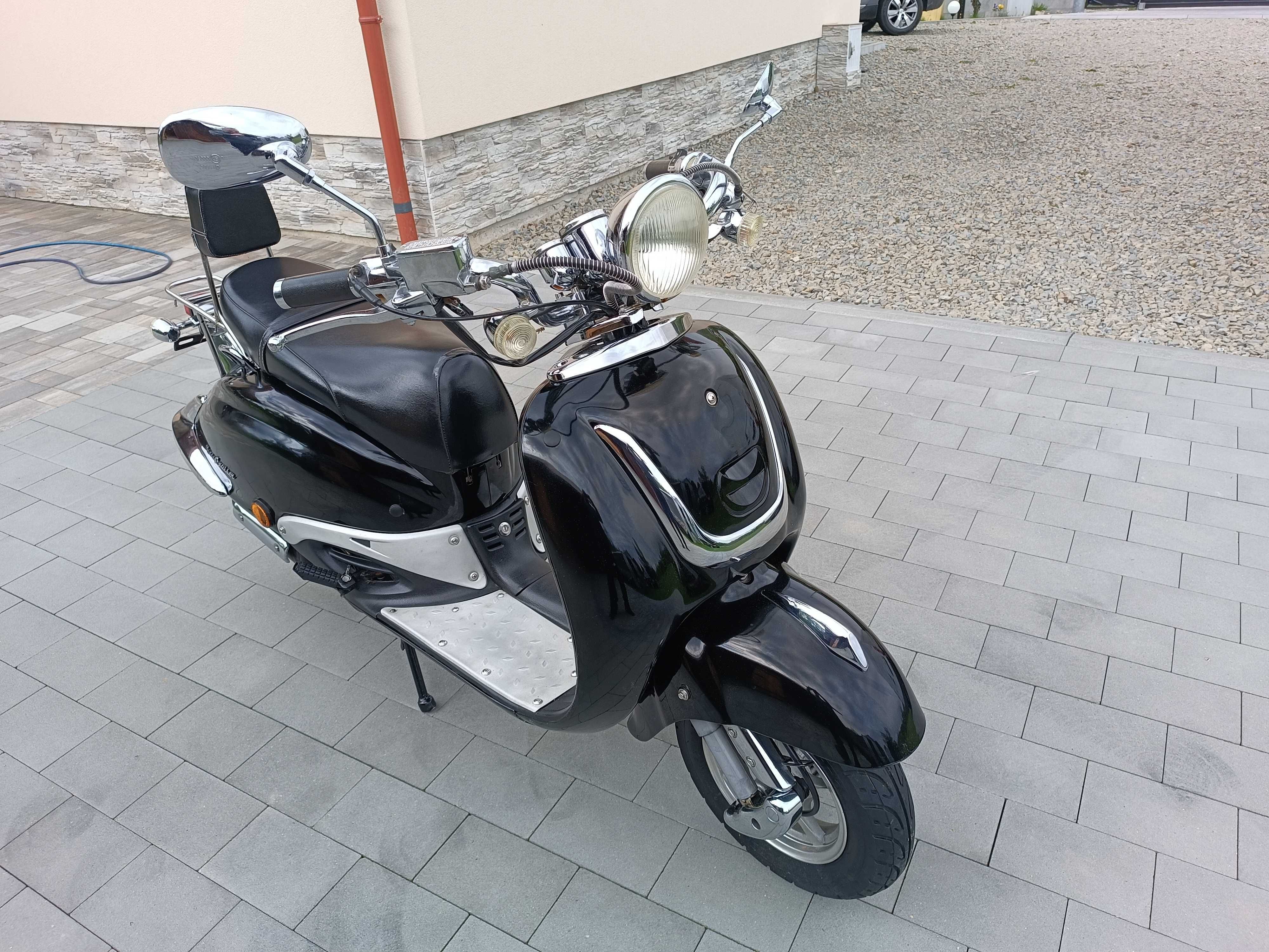 Skuter retro znen 125