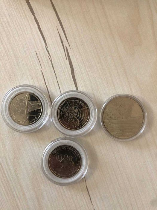 Монети Збройних Сил України та банківські роли