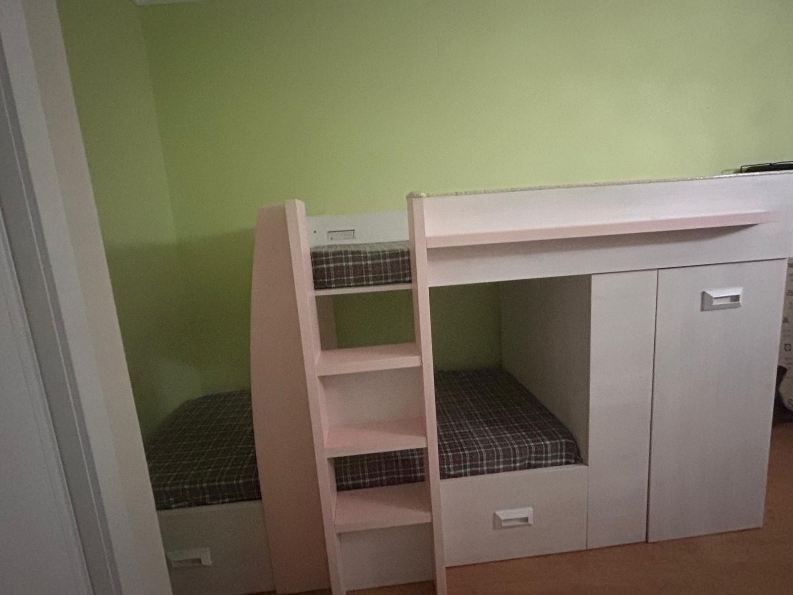 Beliche rosa, com armário e dois gavetões do IKEA. Como novo.
