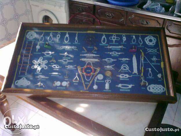 Quadro com Nós e Objectos de Pesca