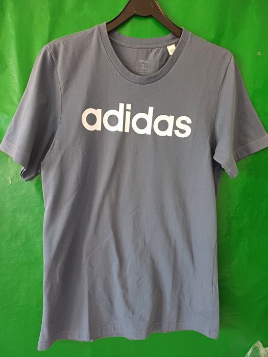 T-shirts Adidas como novas tamanho S.
