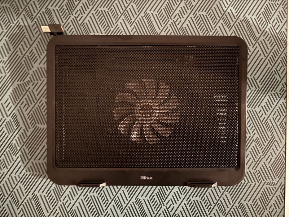 Podkładka chłodząca podświetlana pod Laptopa 16" TRUST Ziva 21962