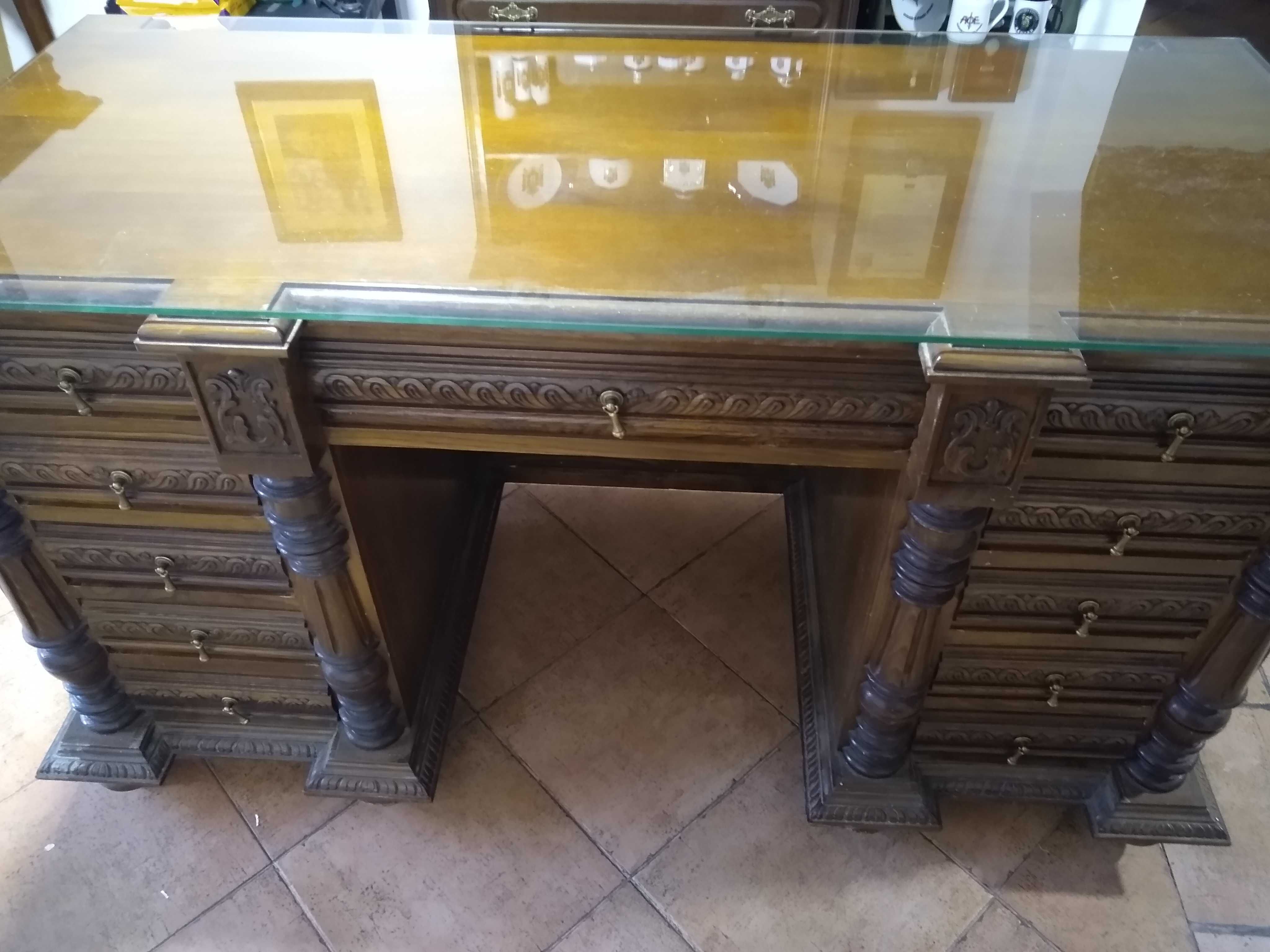 Secretária em madeira