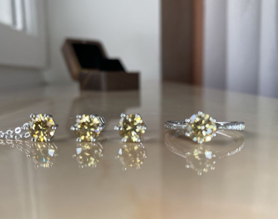 Муасаніт конкурент діамантів 1 карат сережки кулон колечко