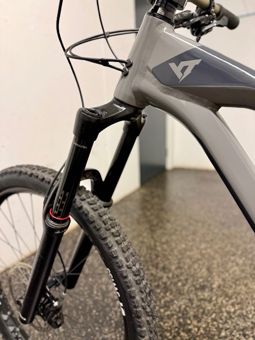 YT Capra 2019  L 27,5 RS Lyrik Super Deluxe DT Swiss Idealny Stan !