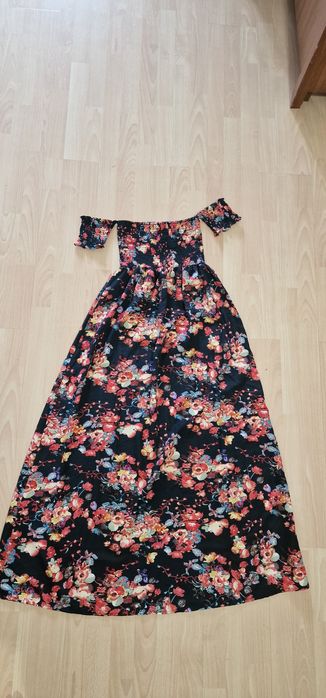 Długa sukienka BOOHOO