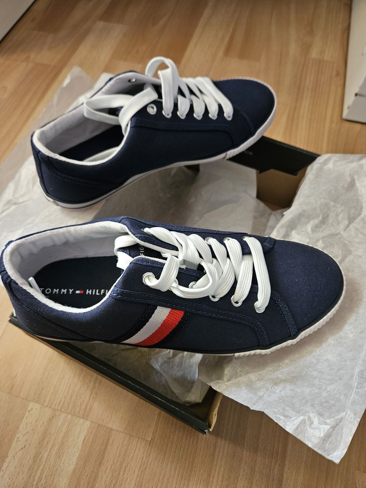 Buty trampki nowe Tommy Hilfiger rozmiar 38