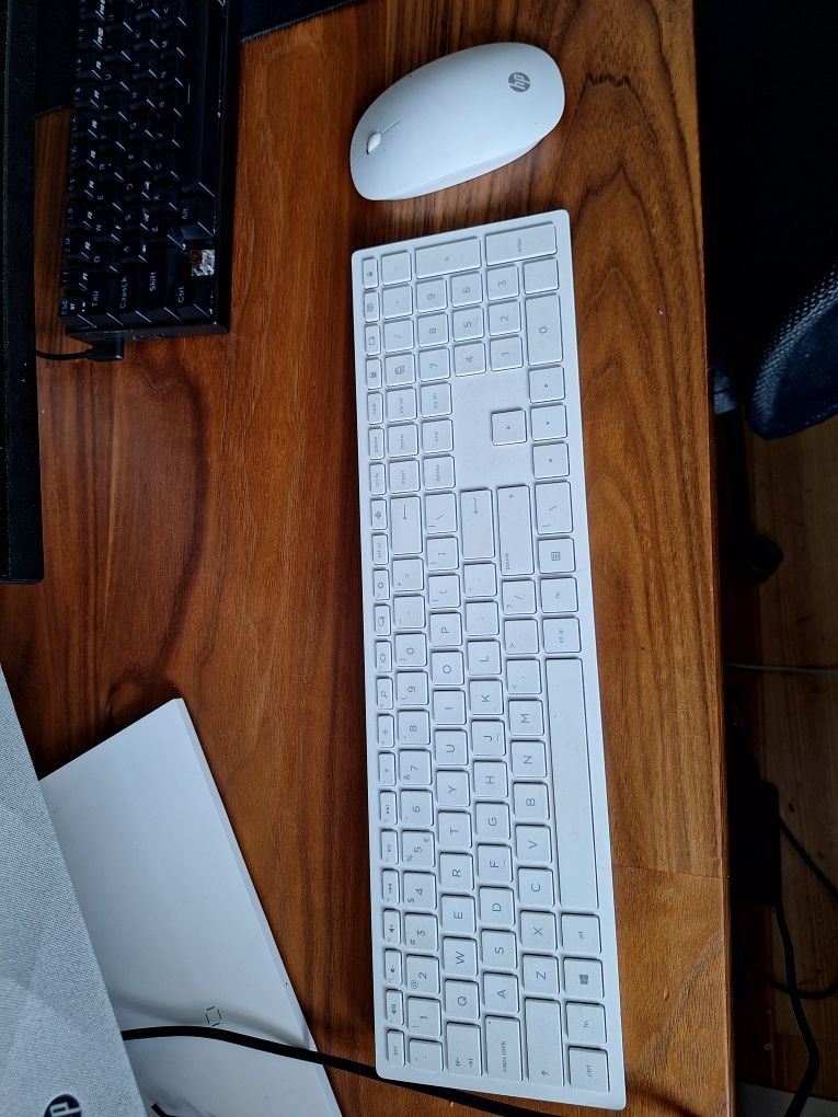 HP Pavilion All-in-one 27-D0000NW