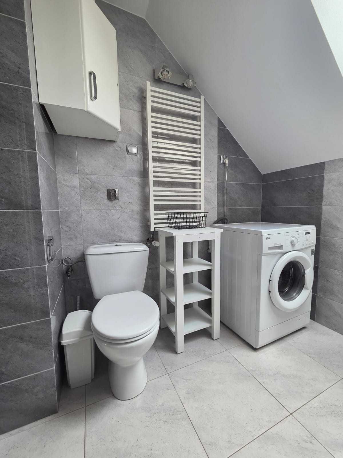 Duży pokój 2-osobowy 30m2 z balkonem, Strzelnicza 15, Staroniwa