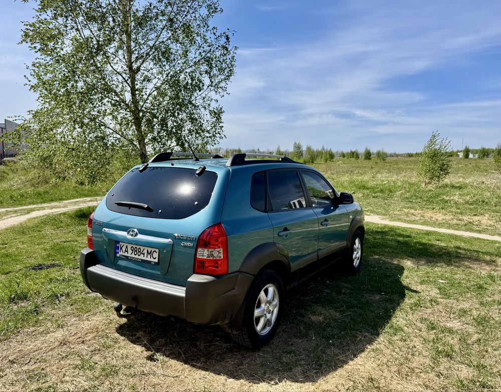 Машина Hyundai Tucson 2004