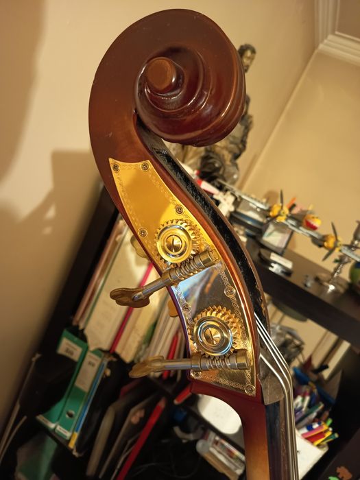 Contrabaixo Cremona SB 2  1\2 intermédio.