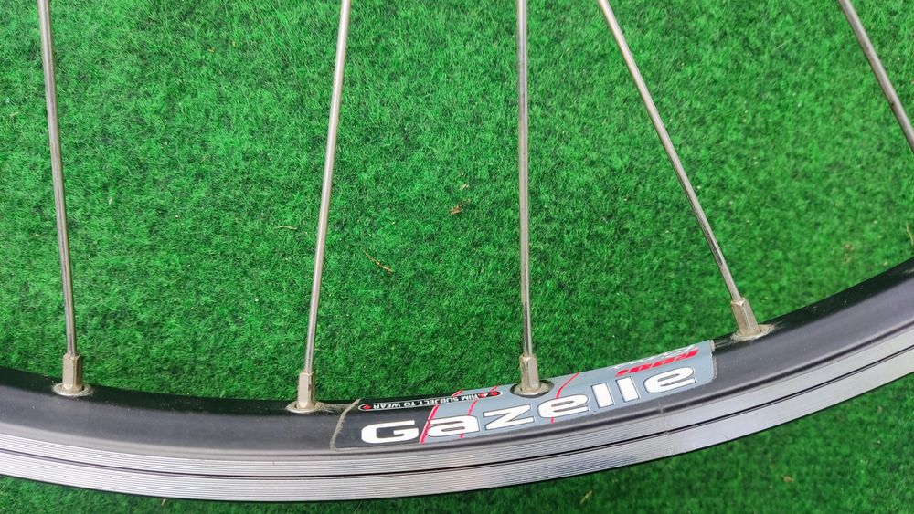 Koło przednie Gazelle 28 cali z dynamo