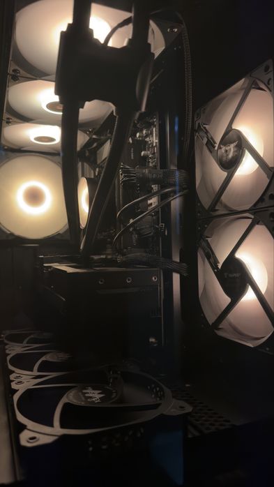 Computador Gaming RTX 5070 12Gb R7 7700x 32Gb Ram ddr5