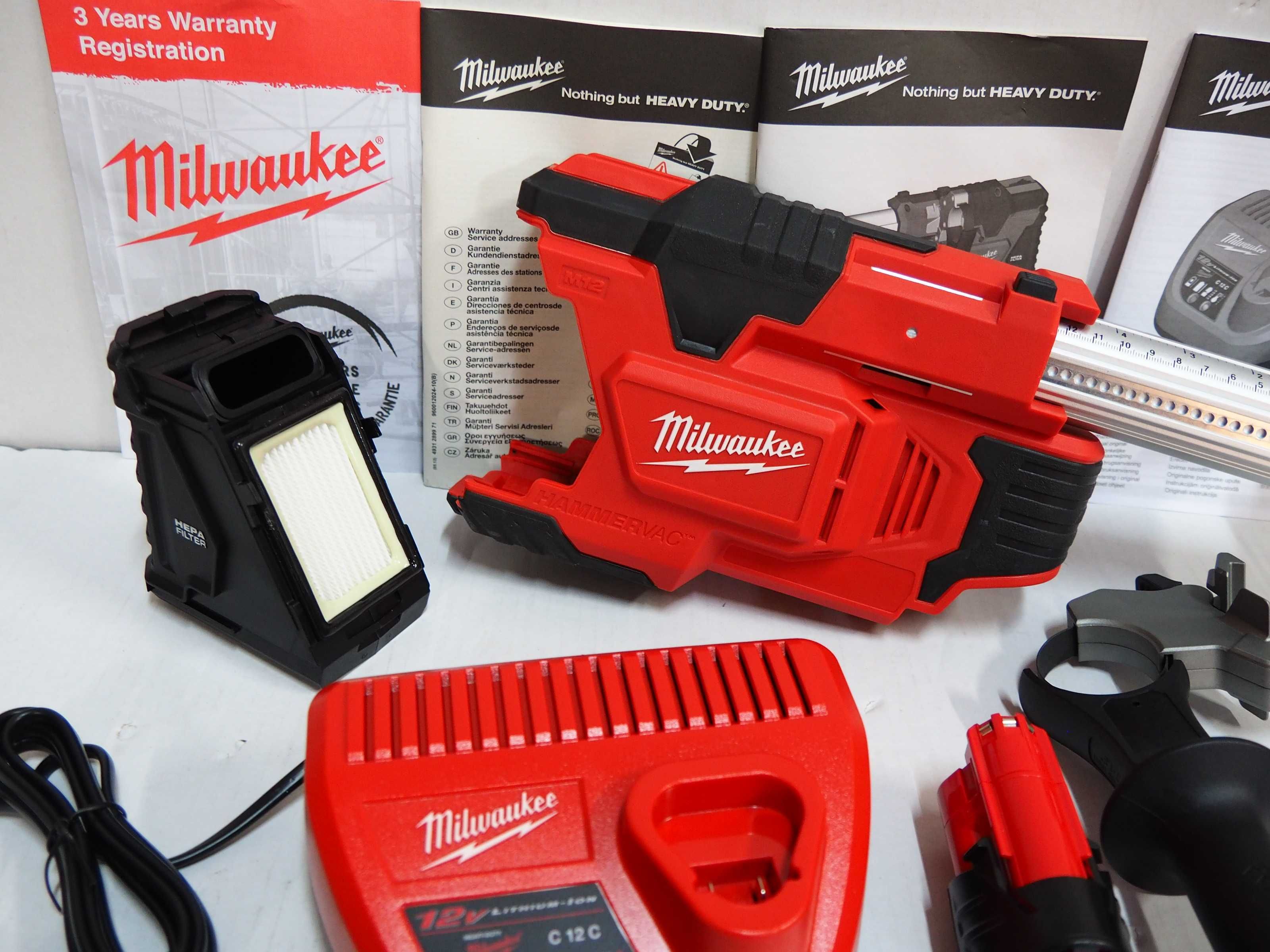 Odsysacz MILWAUKEE M12 DE odkurzacz do młotowiertarka 12v ladowarka