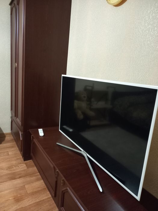 Сдам гарну двокімнатну квартиру по вул.Довженка для сім'ї.