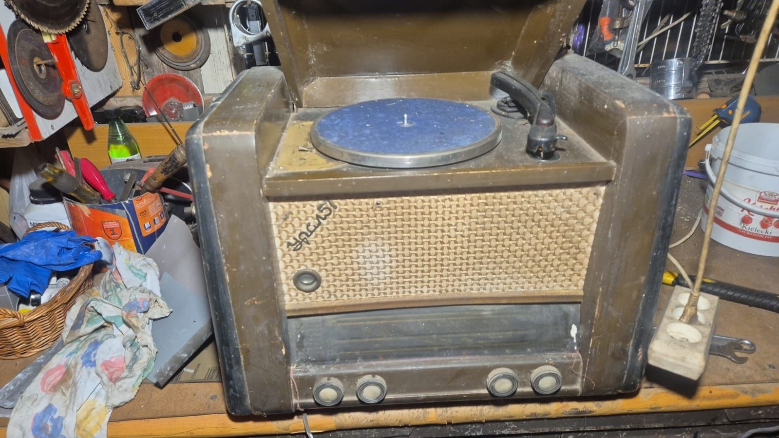 Radio Ural 57 z gramofonem
