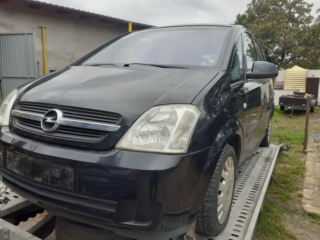 Maska pokrywa silnika Opel Meriva  kol Z20R czarna