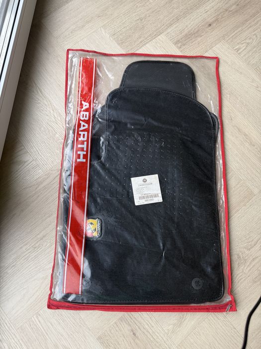 Oryg. Nowe Dywaniki Fiat 500 Abarth 2016-..