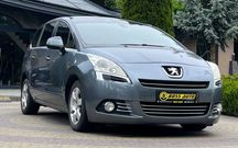Peugeot 5008 2011