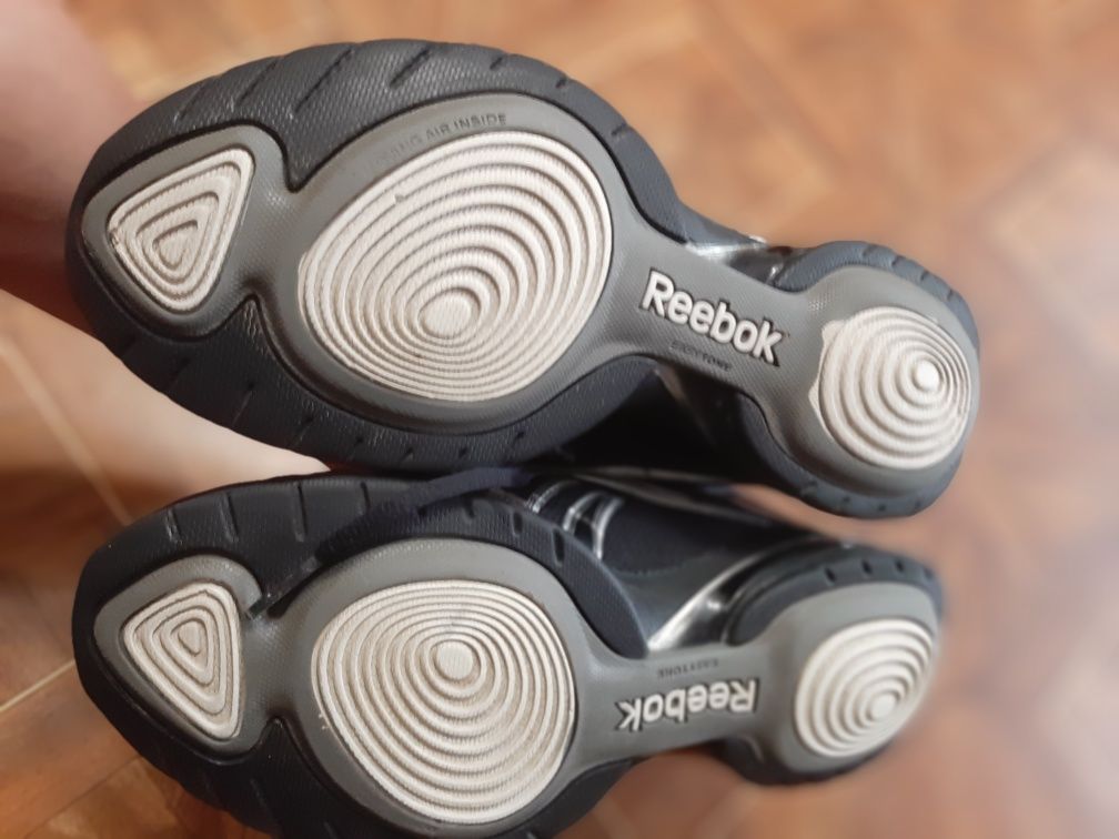 Кросівки жіночі Reebok easy tone