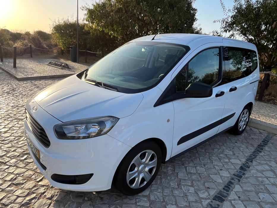 Ford tourneo Courier 1.0 ecoboost 2017 74.000Km 9.250,00