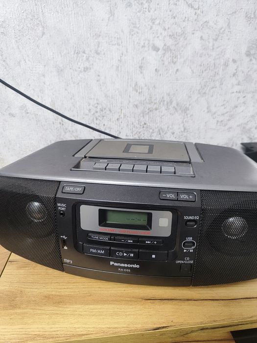 Програвач Panasonic RX-D55