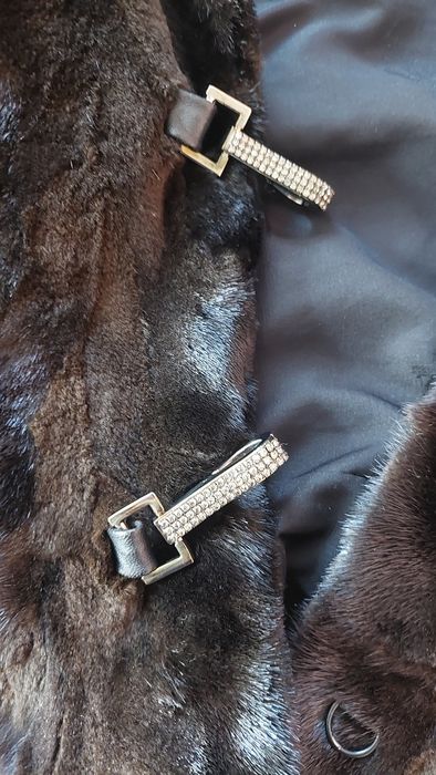 Шуба  з  шматків норки.