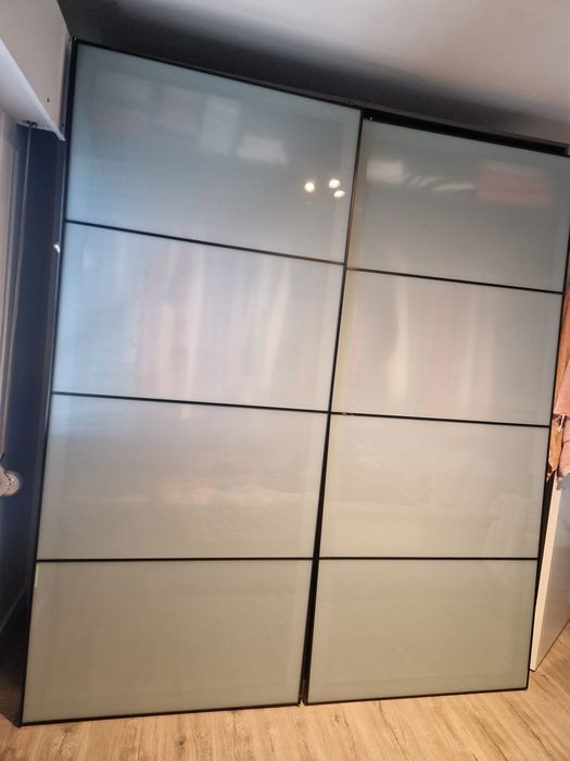 APENAS AS PORTAS Roupeiro PAX 200x236cm " bom estado"