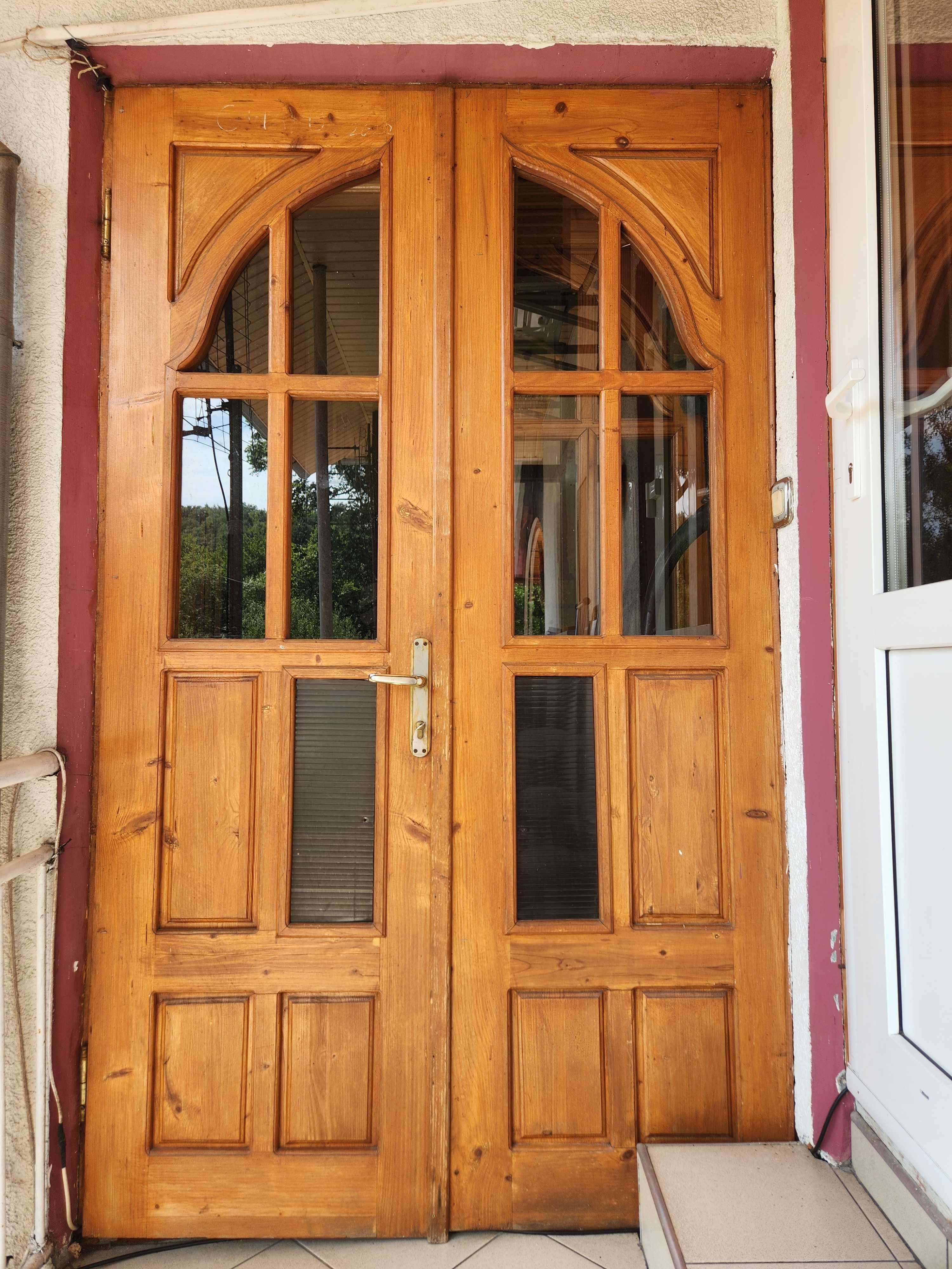 Двері дерев'яні вхідні