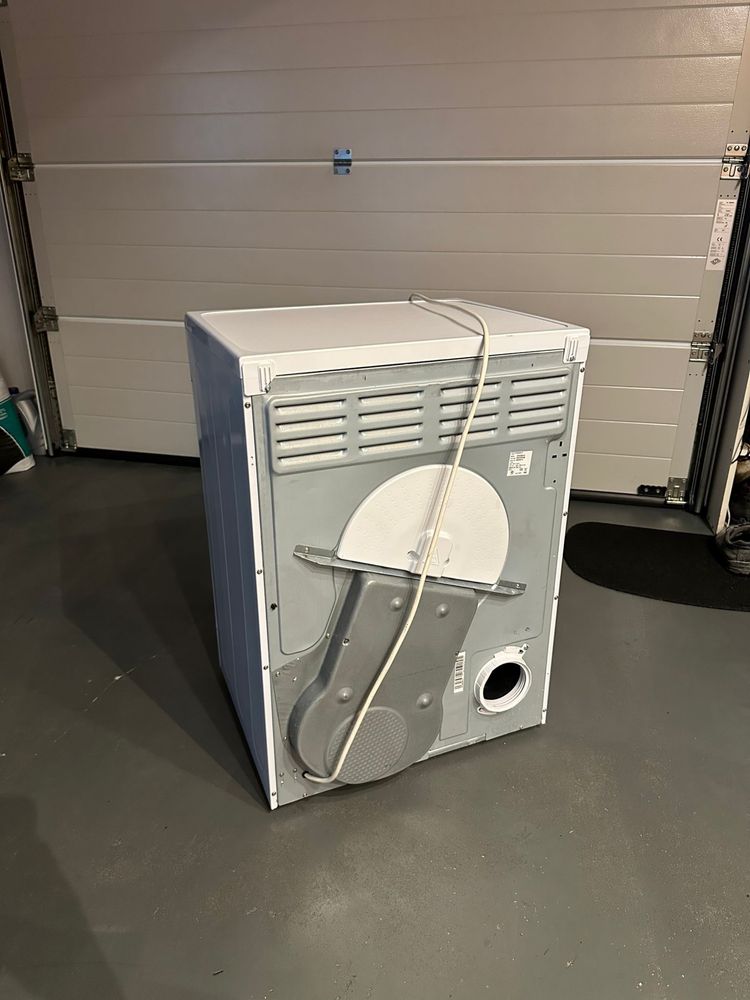 Indesit IDVA 835EU Szuszarka kondensacyjna