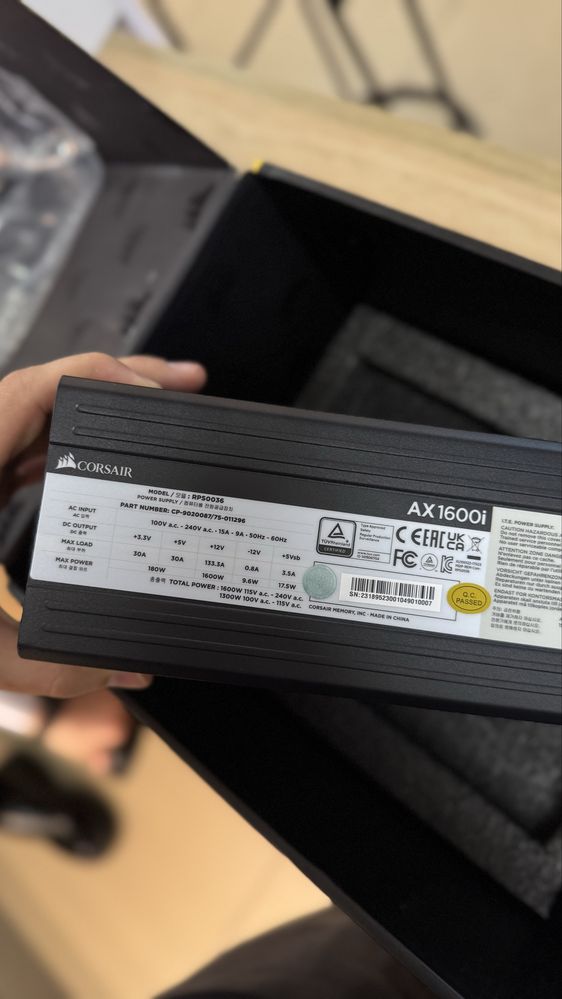 Новий блок живлення Corsair AX1600i (CP-9020087)