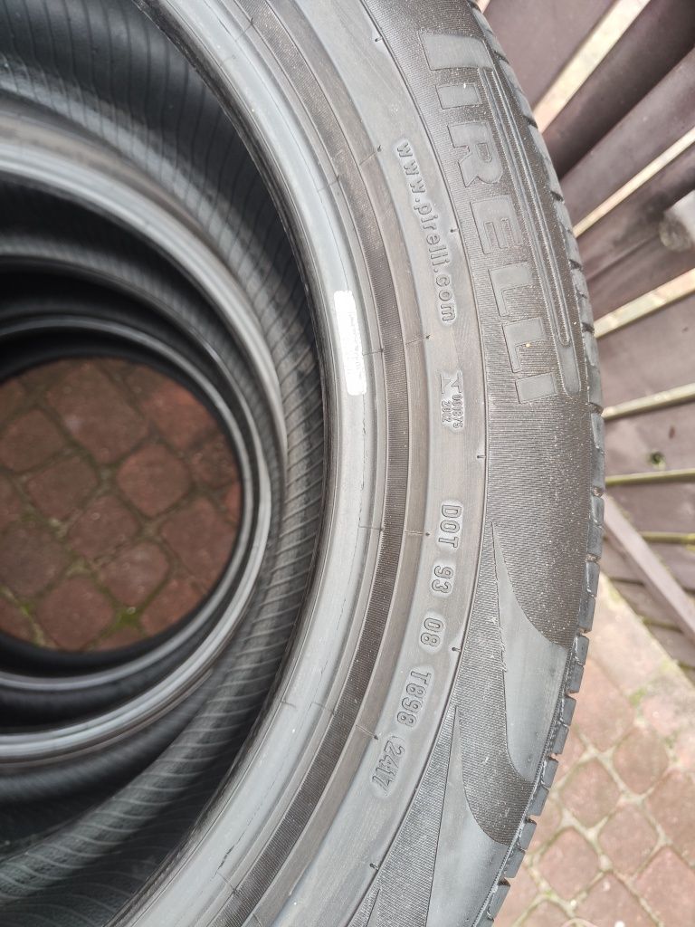 Opony Pirelli R19/ 235/55 101V letnie