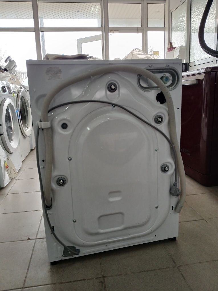 Встраиваемая стиральная машина с сушкой Beko WDWI85141 5 кг/8 кг,