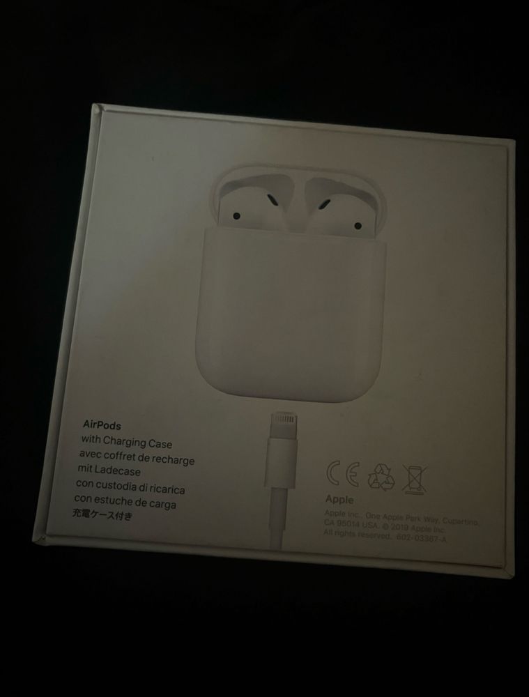 AirPods 2 (оригінал) з кейсом • A2031 A2032