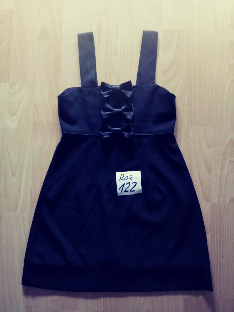 Śliczna czarna sukienka roz 122.Idealna.Polecam