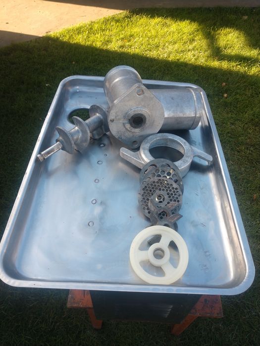 Продам м'ясорубку ММИ-350