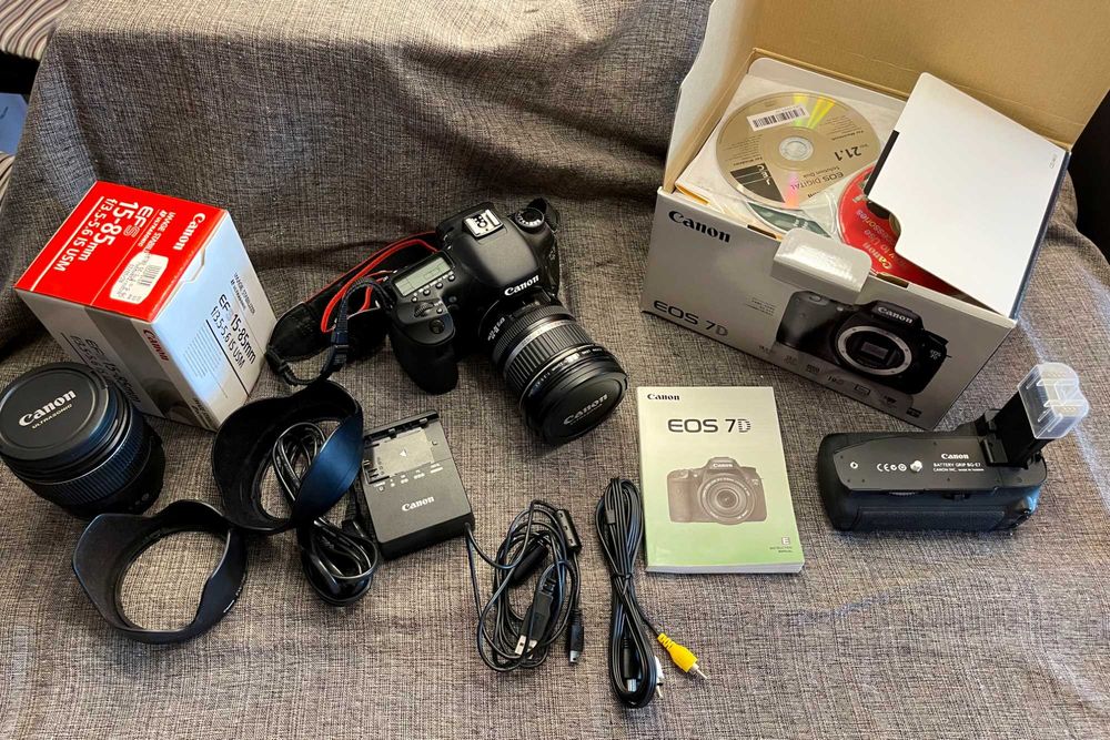 Canon EOS 7D + Objetiva Canon 10-22mm + Objetiva Canon 15-85mm + Grip