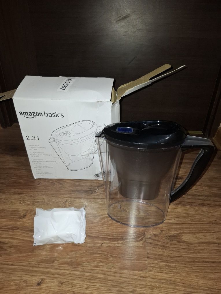 Dzbanek do filtracji wody filtr Amazon Basice 2.3 l. Czarny