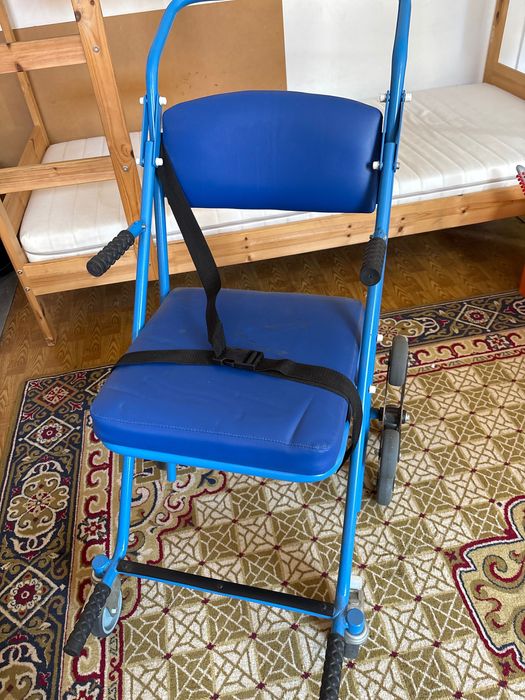 Krzesło do transportu po schodach sprzęt rehabilitacyjny