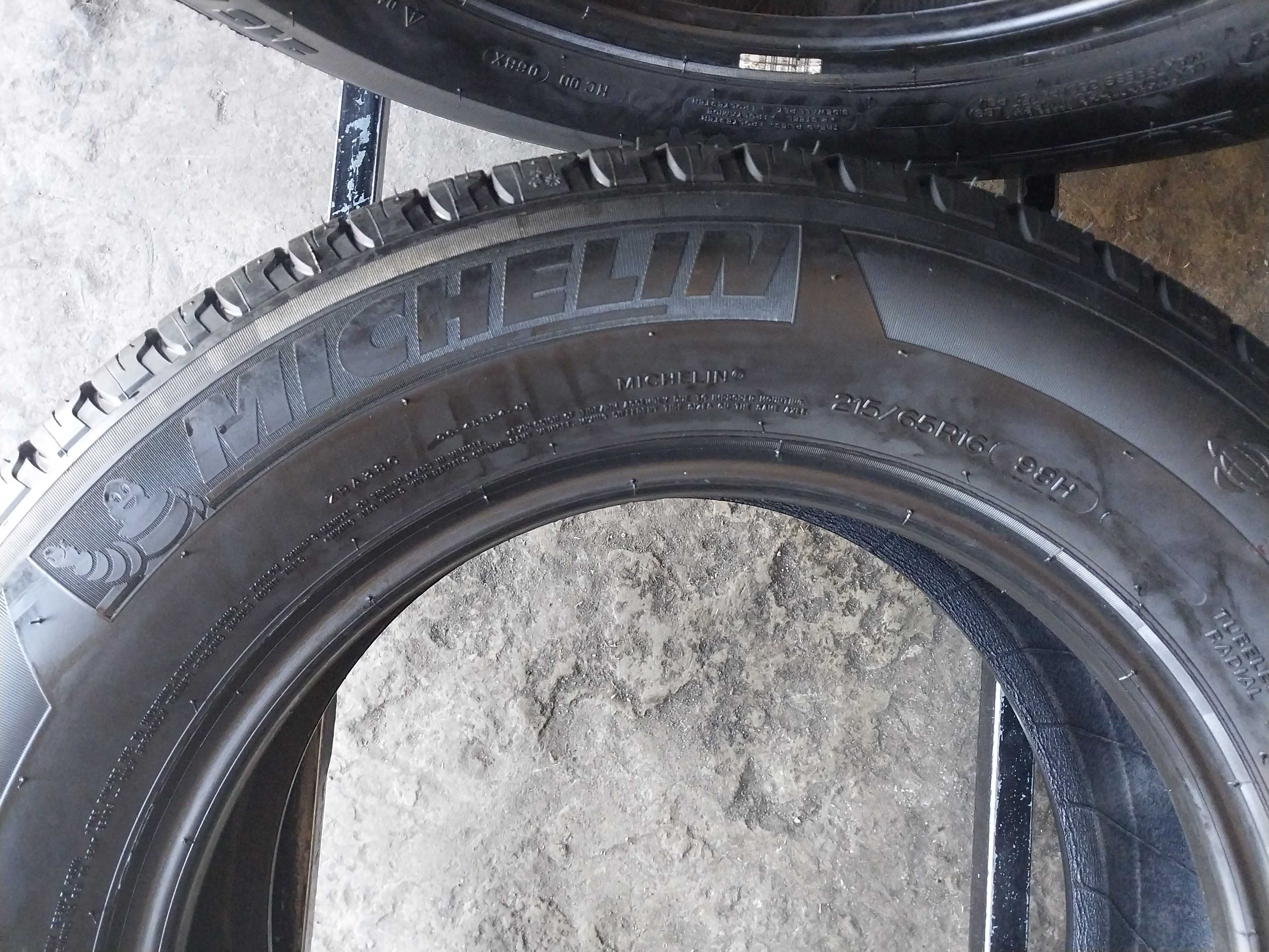 215 65 16 Michelin, літо. Ціна за 2 шт.. 4200.